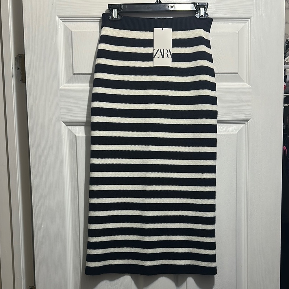NWT Zara Black and White Midi Pencil Skirt